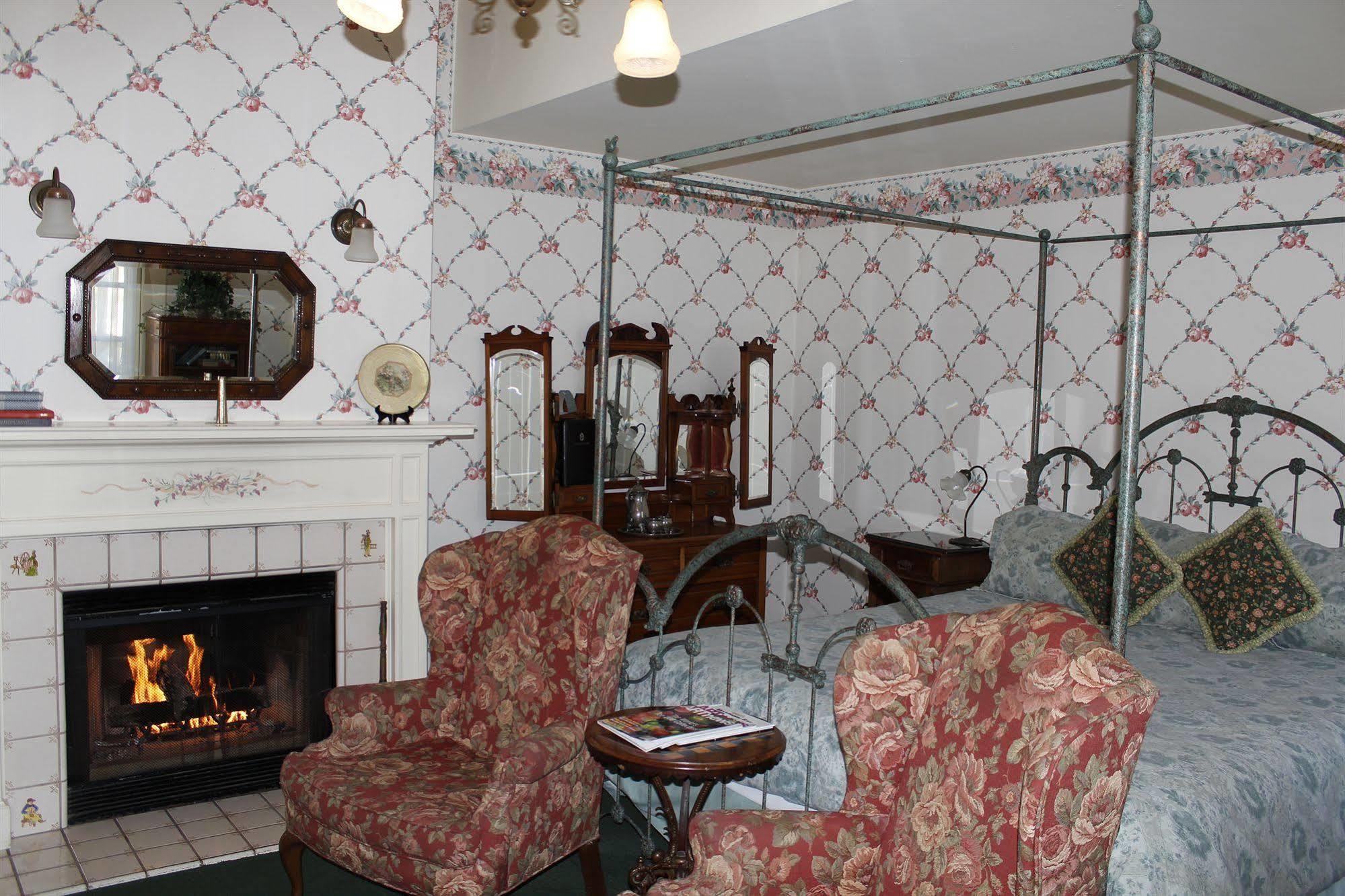 Gosby House Inn, A Four Sisters Inn Pacific Grove Exterior foto